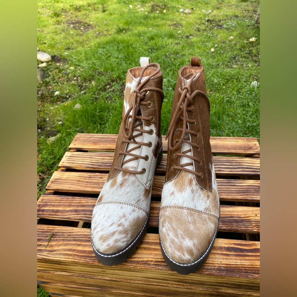 SIZE 9 Cowhide Boots